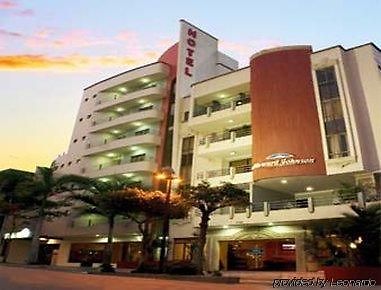 Howard Johnson By Wyndham Barranquilla Versalles Exterior foto